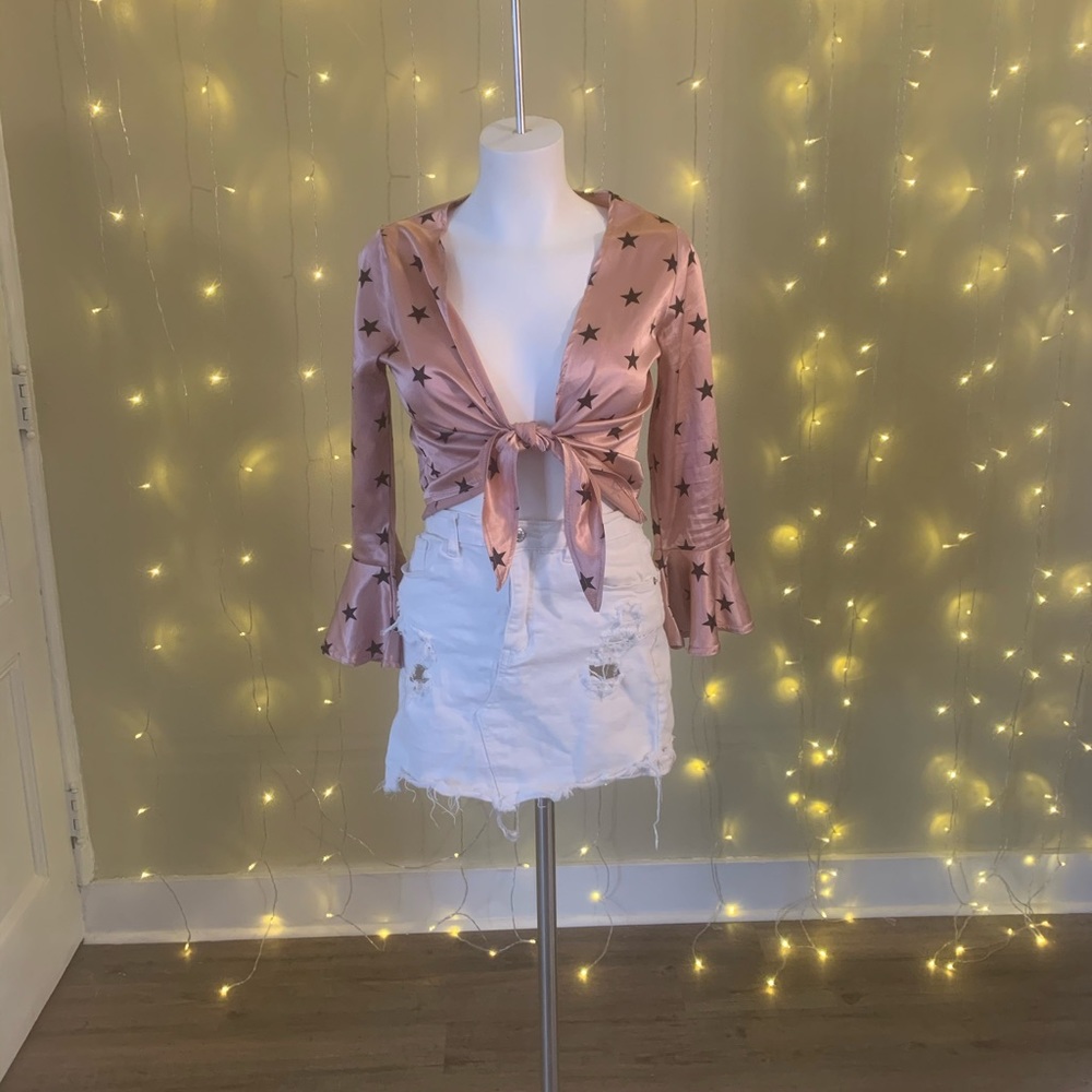 Pink STAR PRINT tie front crop top - Nasty gal